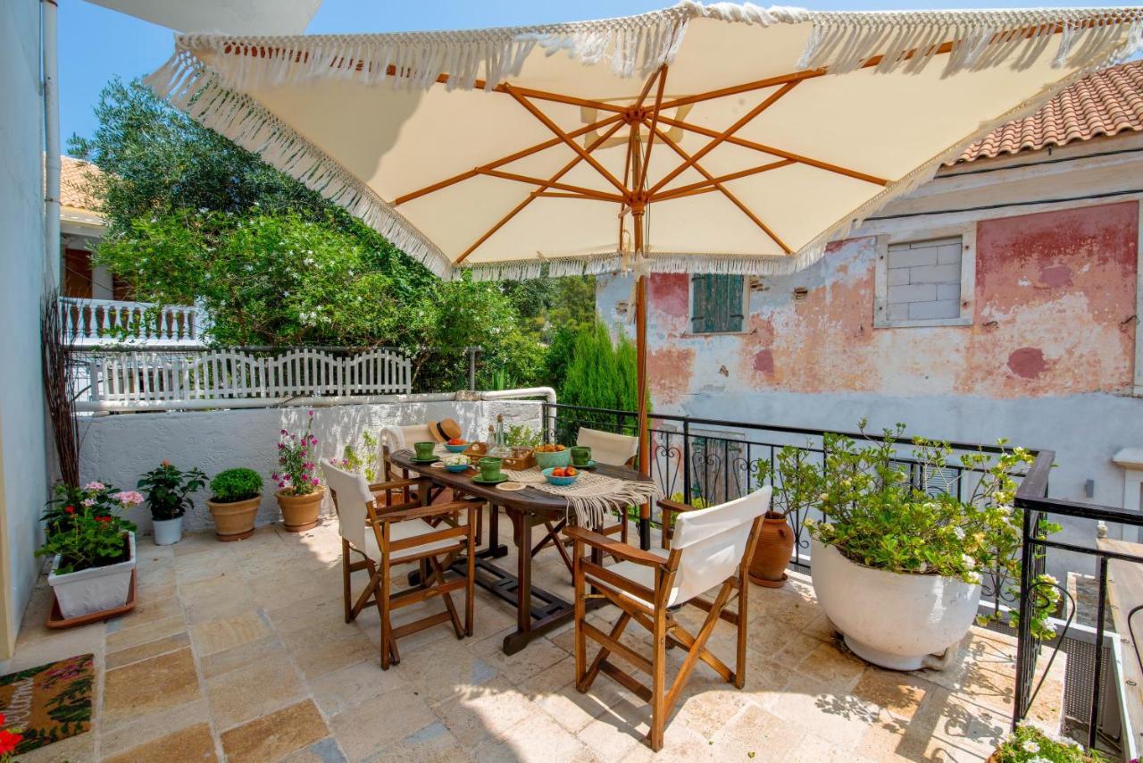 Апартаменты Marilu'S, Paxos Port House Гайос Экстерьер фото