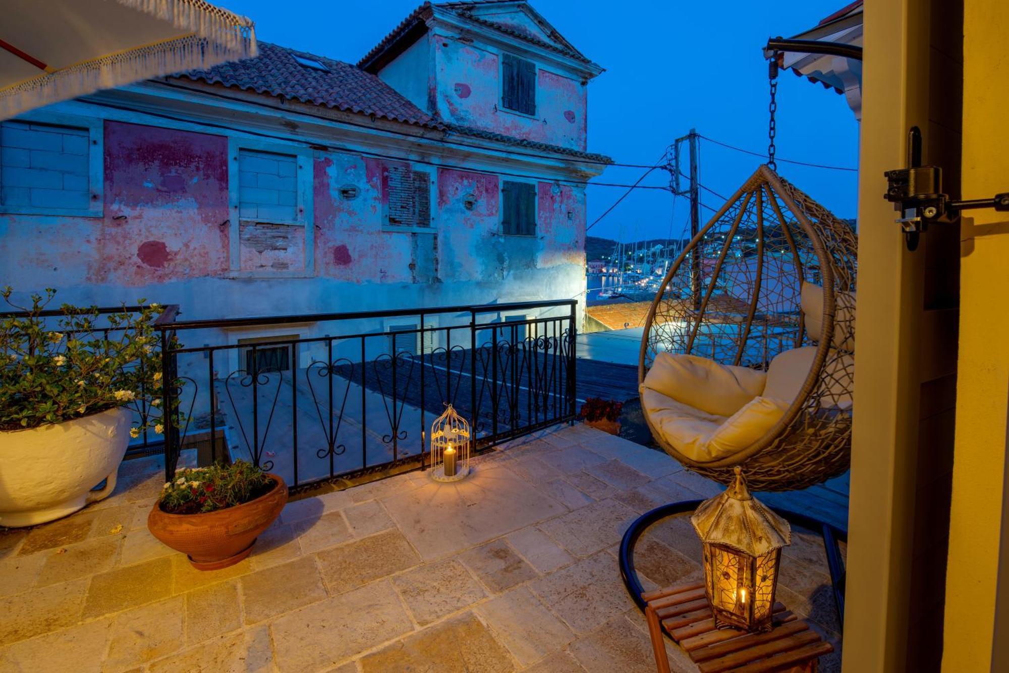 Апартаменты Marilu'S, Paxos Port House Гайос Экстерьер фото